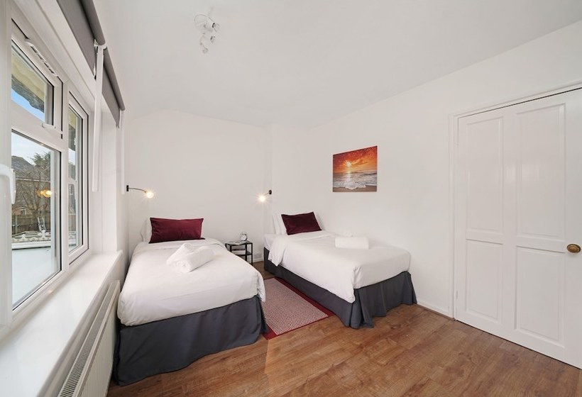 펜션 Dagenham Gardens