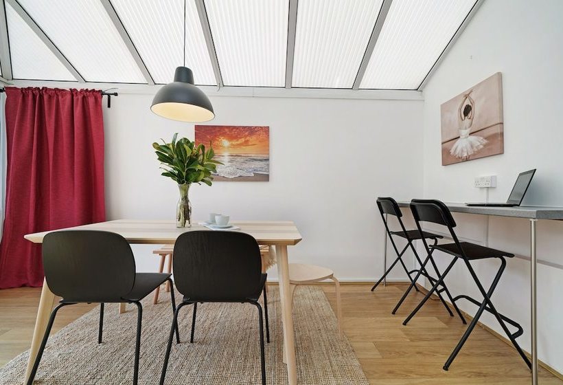 펜션 Dagenham Gardens