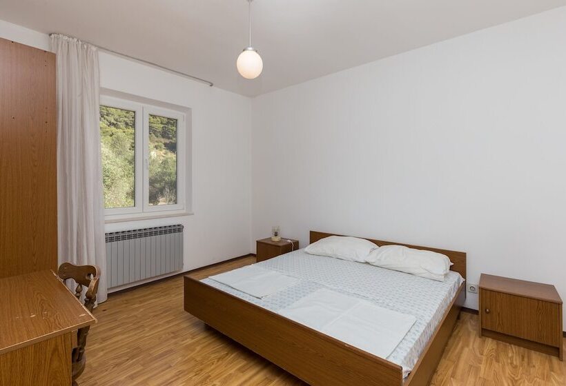 פנסיון Rooms Villa Basica