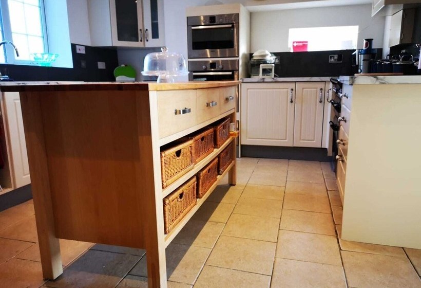 إقامة Charming 5bed House In Boston Lincolnshire