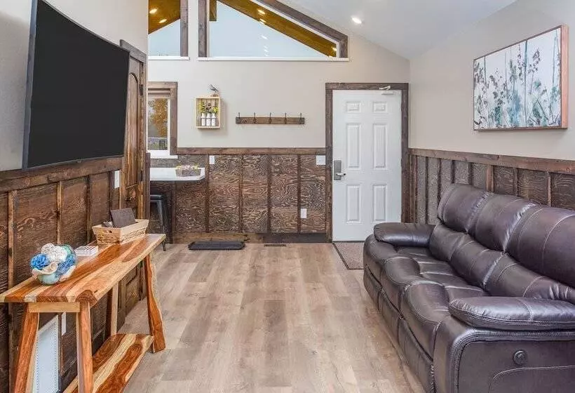 Alaska Back Country Cottages