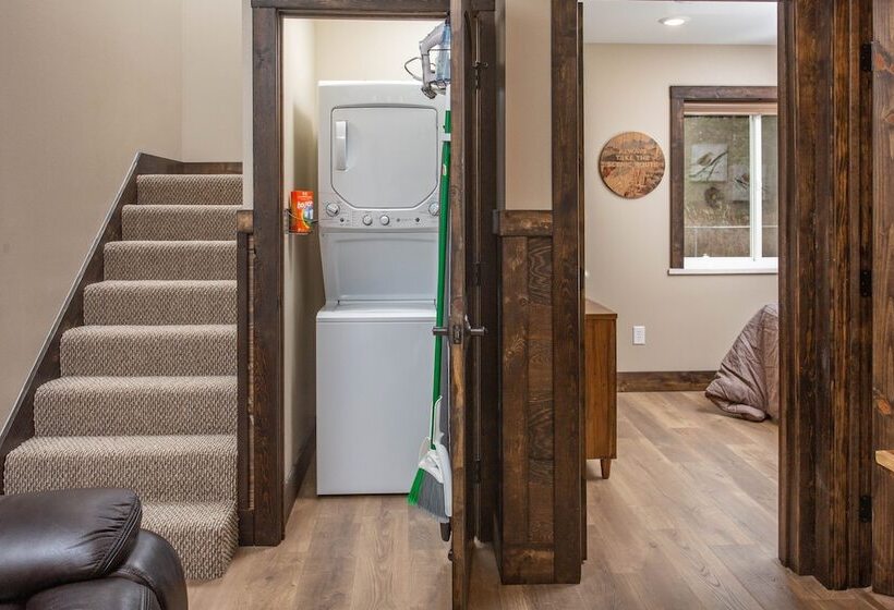 Alaska Back Country Cottages