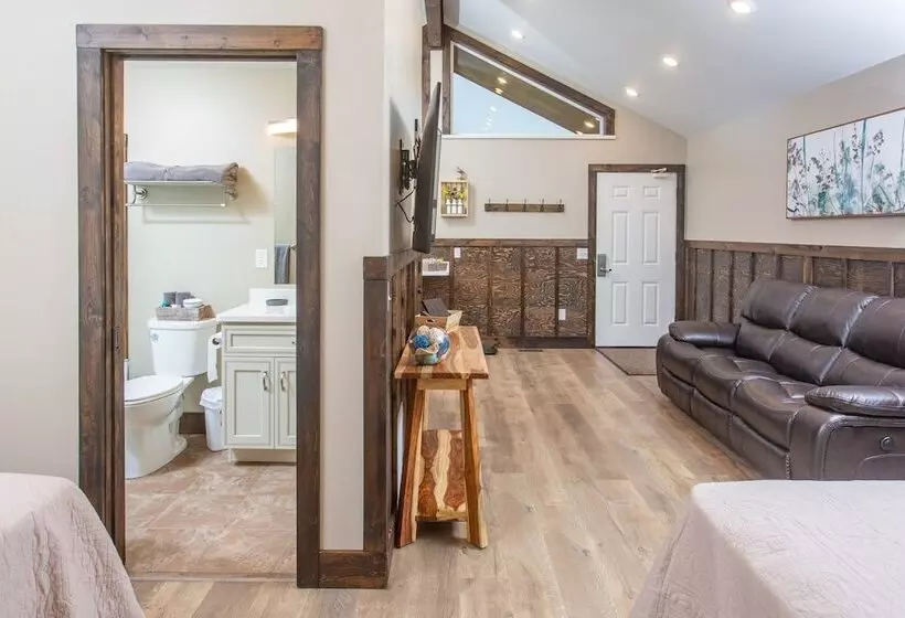 Alaska Back Country Cottages