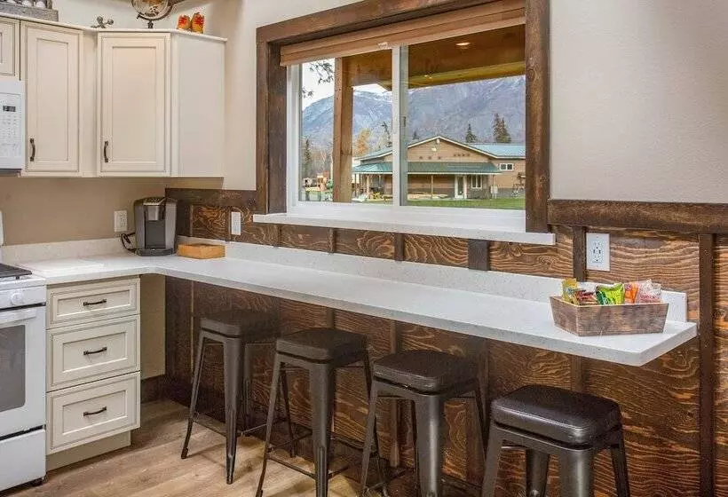 Alaska Back Country Cottages