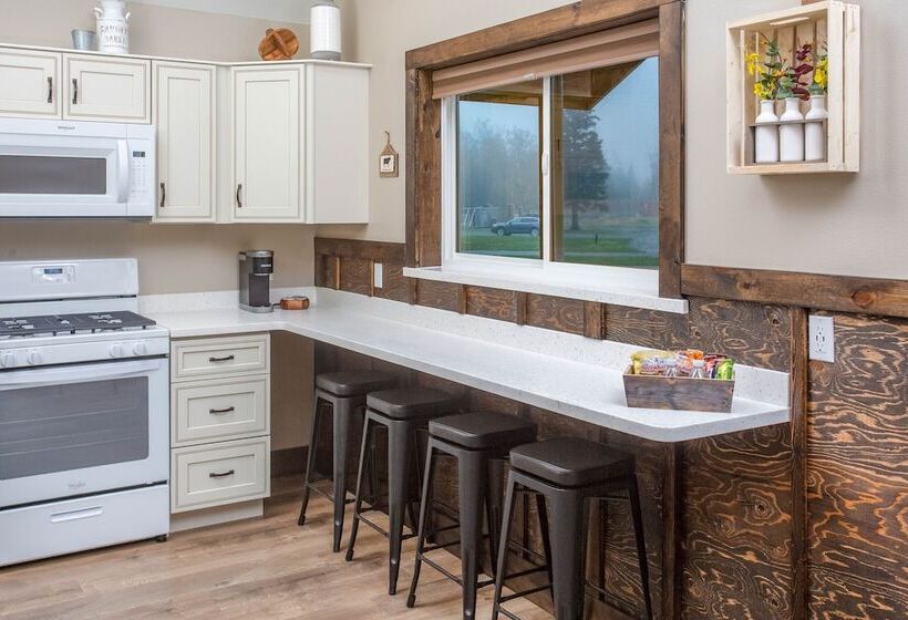 Alaska Back Country Cottages