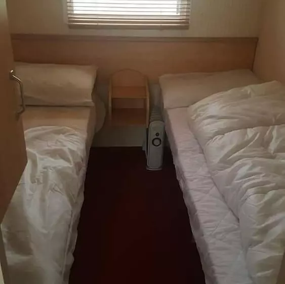 هتل T & J S Caravan   251 Happy Day S