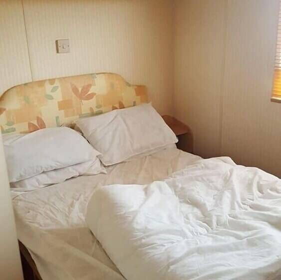 Hotelli T & J S Caravan   251 Happy Day S