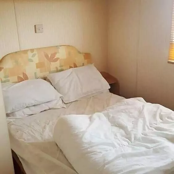 هتل T & J S Caravan   251 Happy Day S