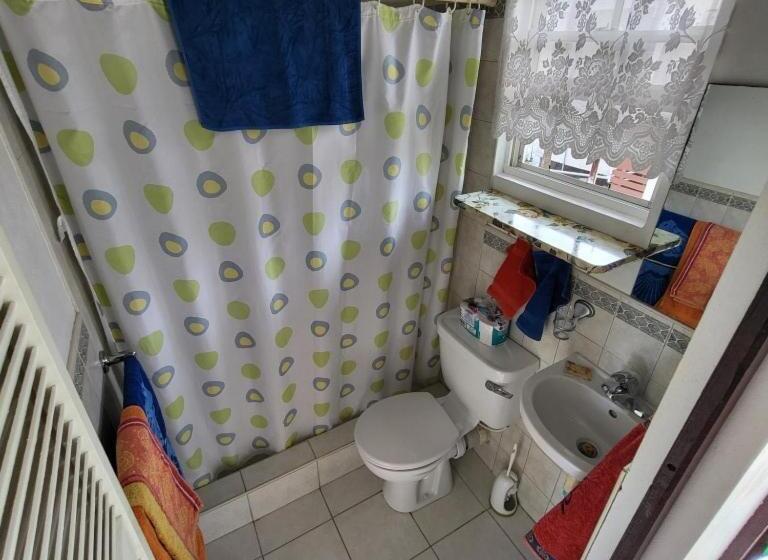 پانسیون Dolphin Inn Guesthouse & Apartments