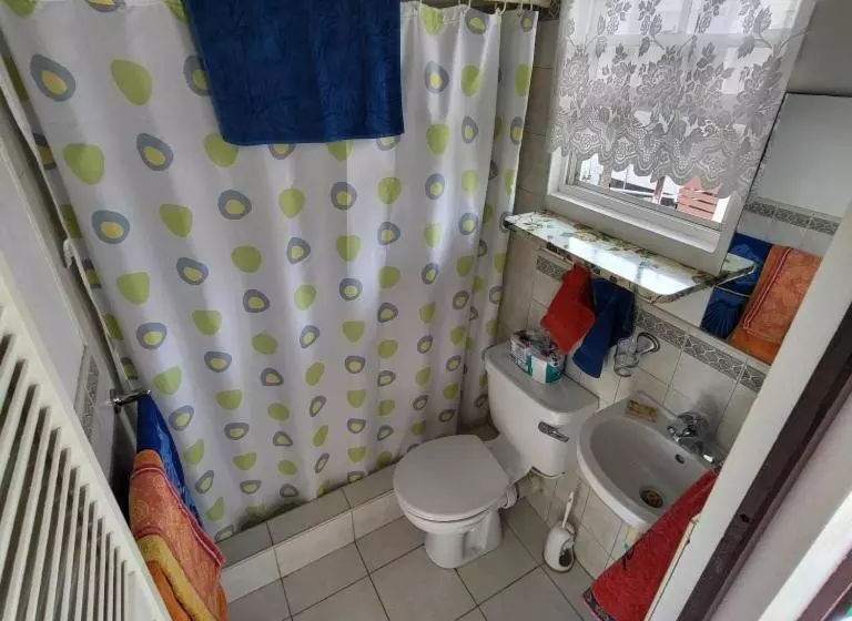 پانسیون Dolphin Inn Guesthouse & Apartments