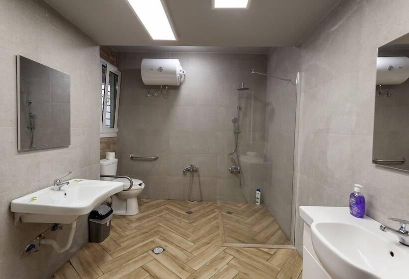 Privilege Flat Renovated Upscale Studio