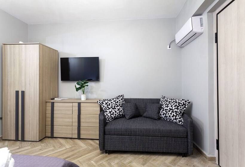 Privilege Flat Renovated Upscale Studio