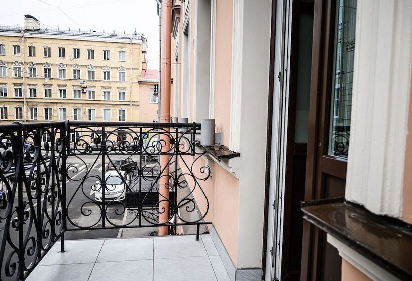 Statskij Sovetnik Hotel Kustarnyy