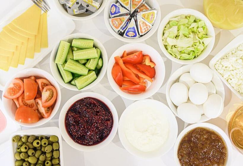 Statskij Sovetnik Hotel Kustarnyy