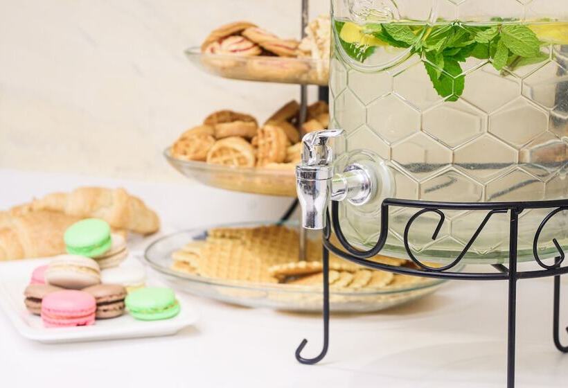 Statskij Sovetnik Hotel Kustarnyy