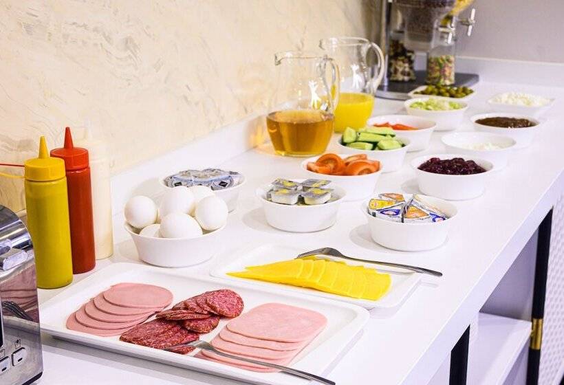 Statskij Sovetnik Hotel Kustarnyy