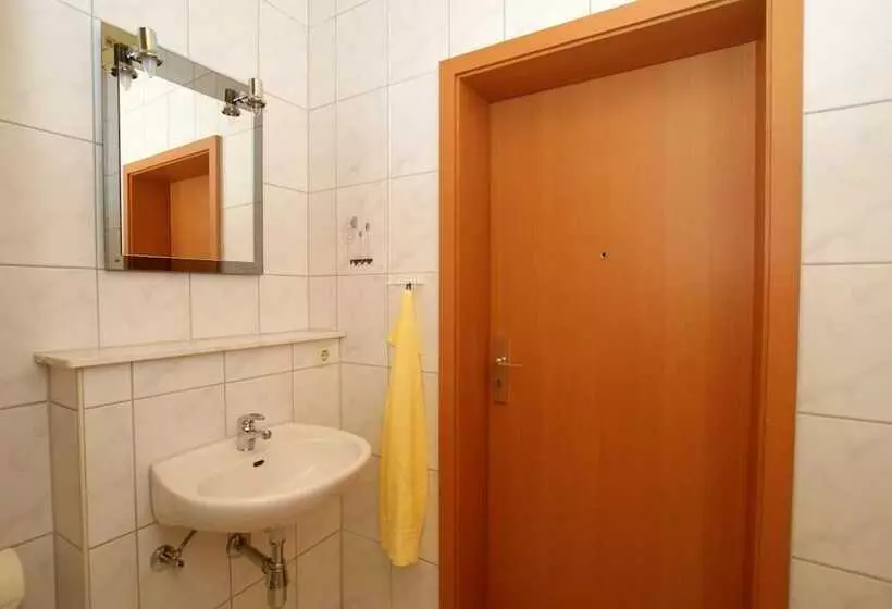 ペンション Ferienhaus  Zur Alten Schule