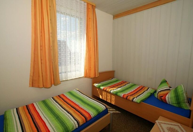 Pensionat Ferienhaus  Zur Alten Schule