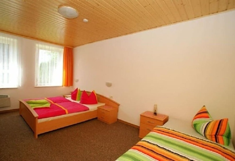 Pensionat Ferienhaus  Zur Alten Schule