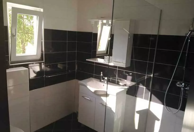 Majatalo Guest House First Stop