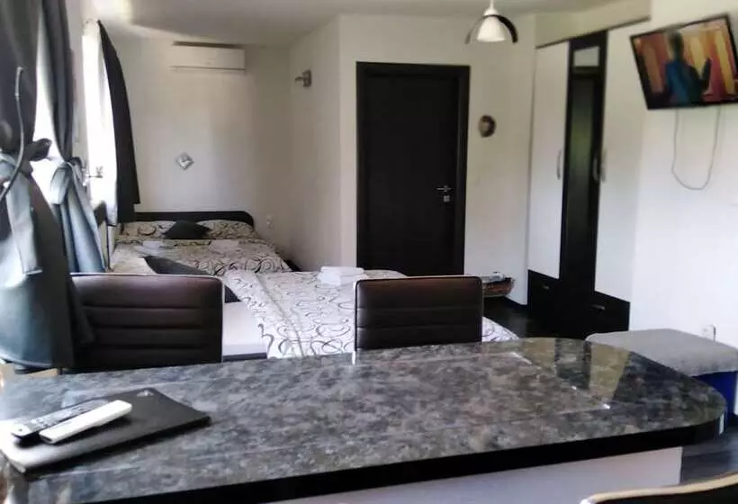 Majatalo Guest House First Stop