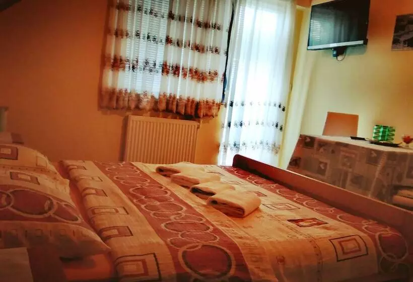 Majatalo Guest House First Stop