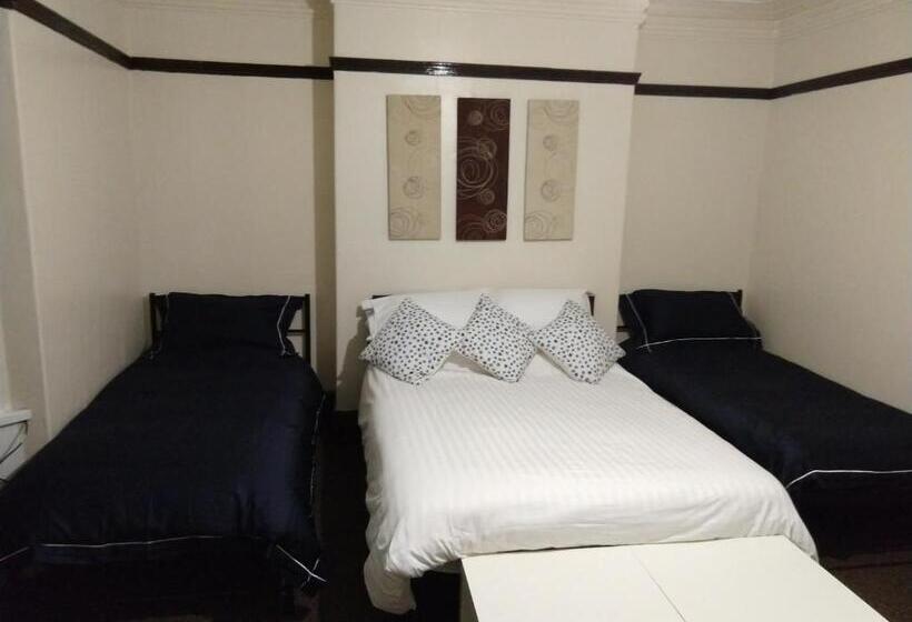 بنسيون John St Town House