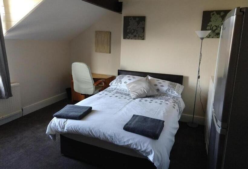 بنسيون John St Town House