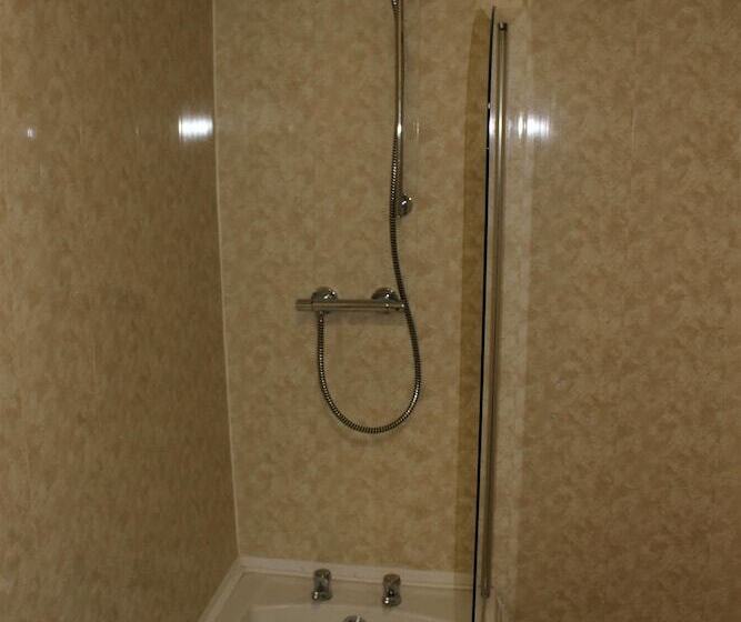 بنسيون John St Town House