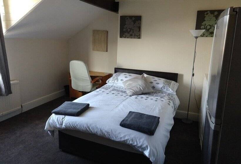 بنسيون John St Town House