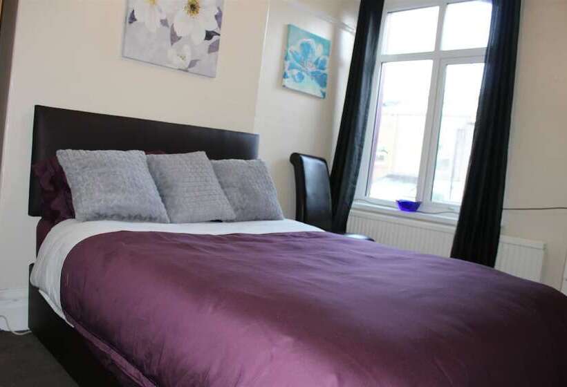 بنسيون John St Town House