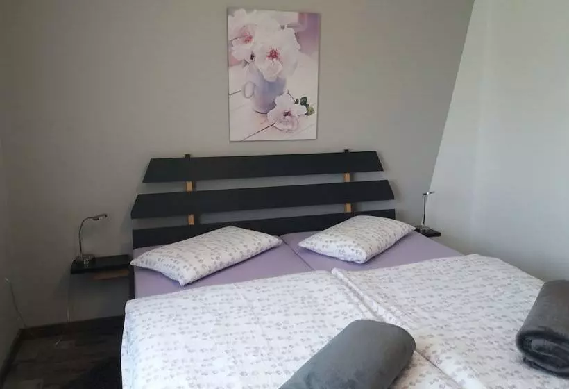 پانسیون Rooms Grizzly