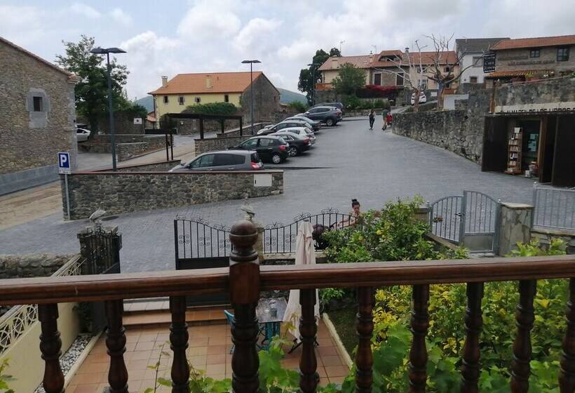 פנסיון Villa Castellanos