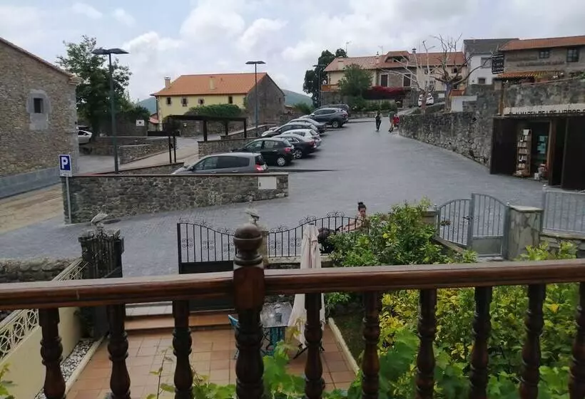 پانسیون Villa Castellanos