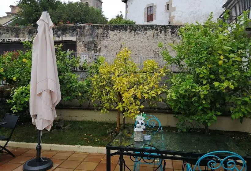 پانسیون Villa Castellanos