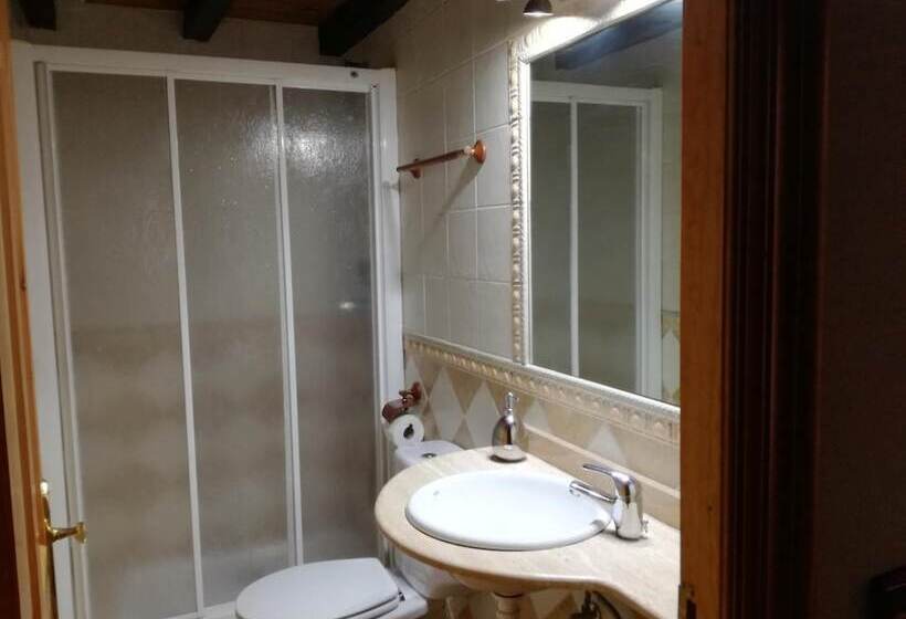 פנסיון Villa Castellanos