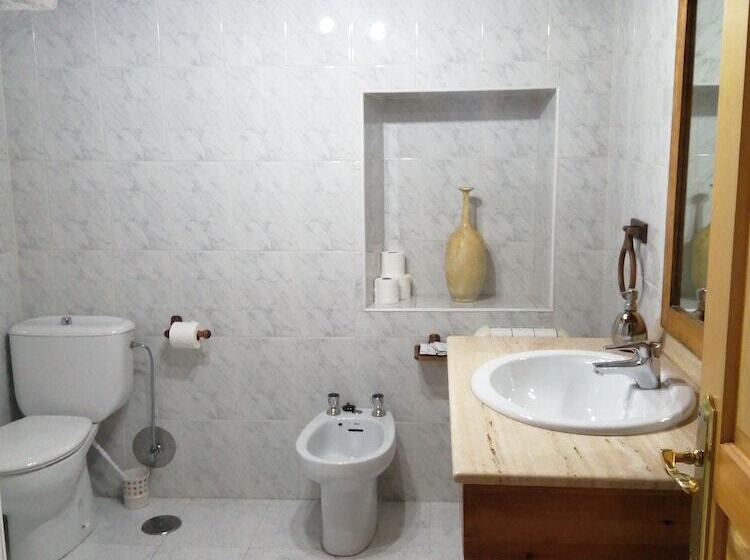 פנסיון Villa Castellanos