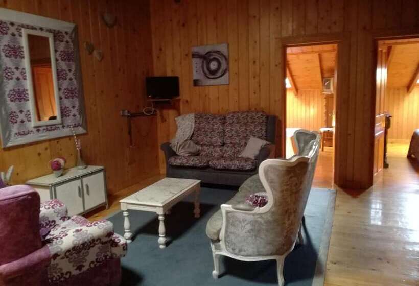 פנסיון Villa Castellanos