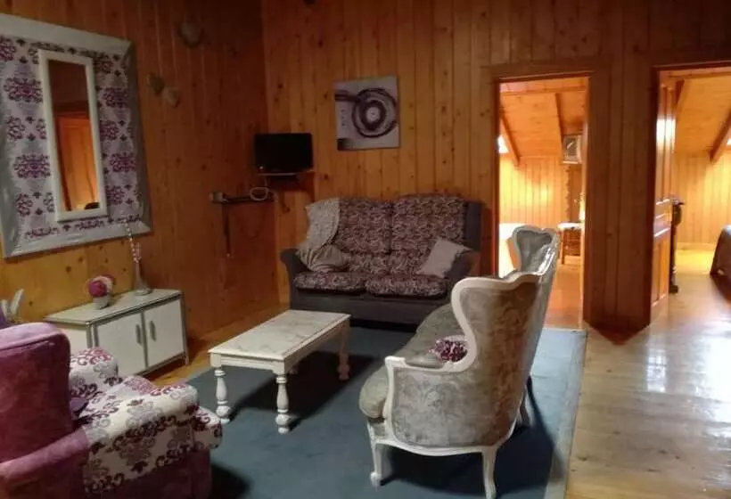 پانسیون Villa Castellanos