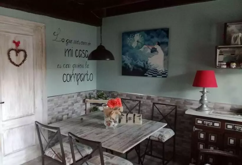 پانسیون Villa Castellanos