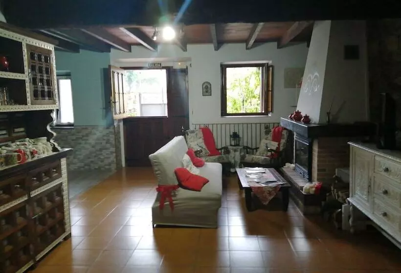 پانسیون Villa Castellanos