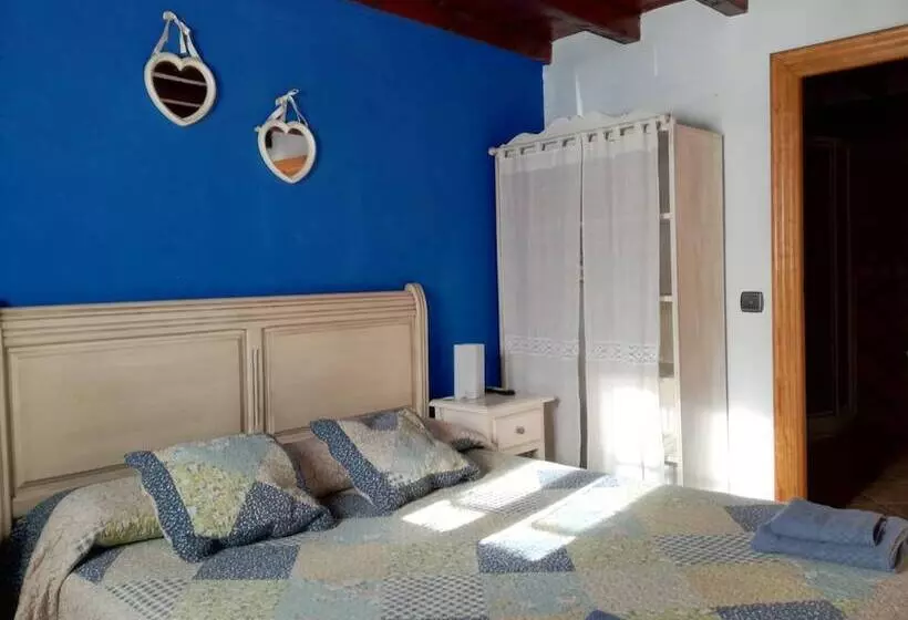 پانسیون Villa Castellanos