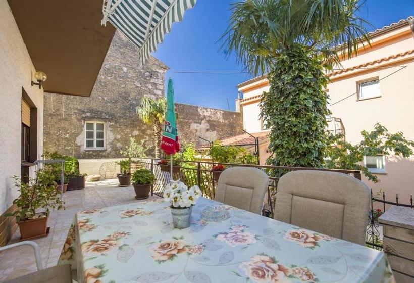 Apartment Josipa 4209