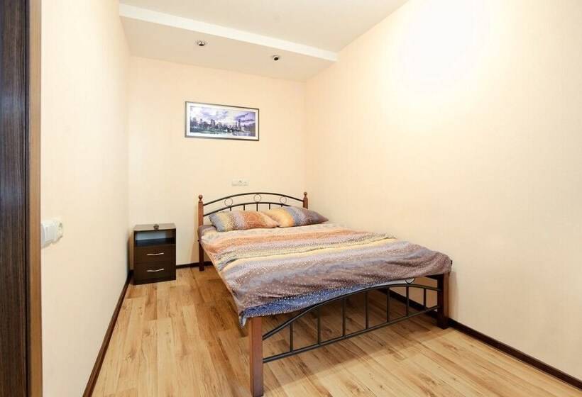 Apartment On Posyetskaya 32