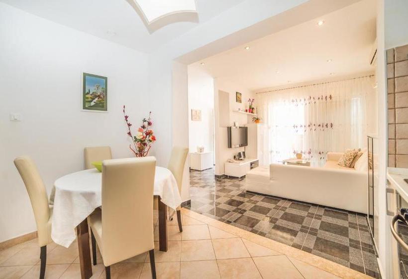 Holiday Apartment Stojanovski