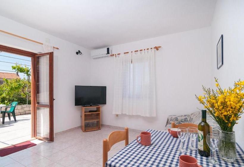 Apartments Katija   Sea View