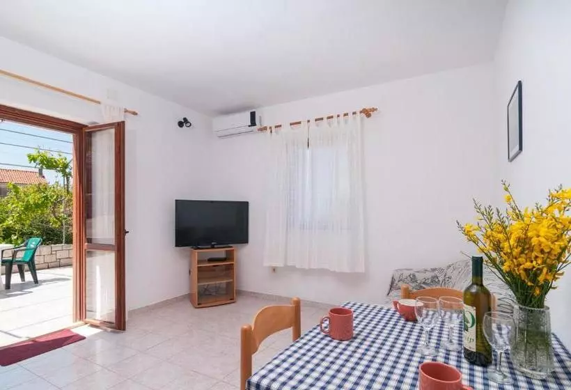 Apartments Katija   Sea View