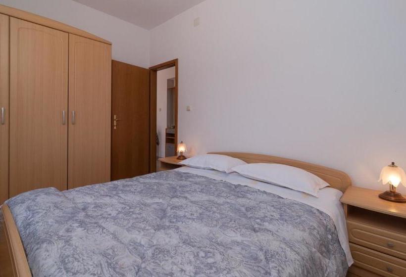 Apartments Katija   Sea View