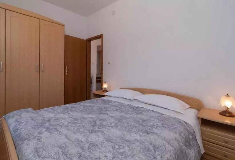 Apartments Katija   Sea View