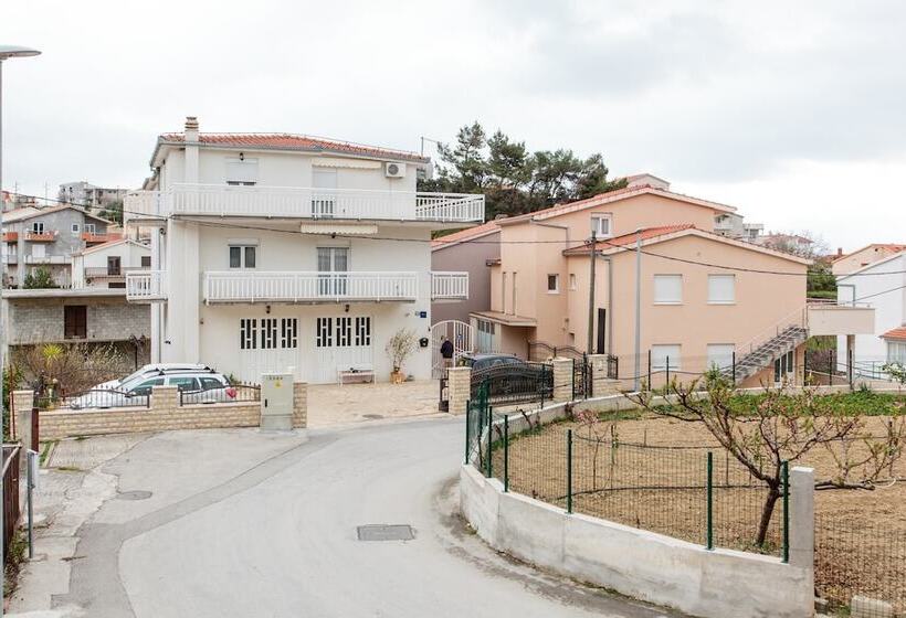 Apartments Villa Dane